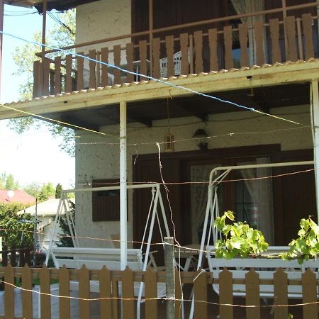 Agancs Vendeghaz Hotel Balatonszárszó Eksteriør billede