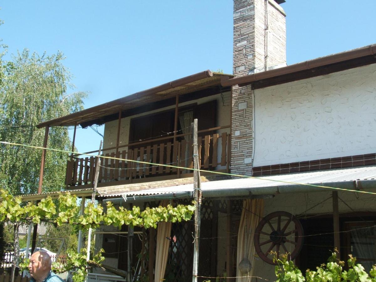 Agancs Vendeghaz Hotel Balatonszárszó Eksteriør billede